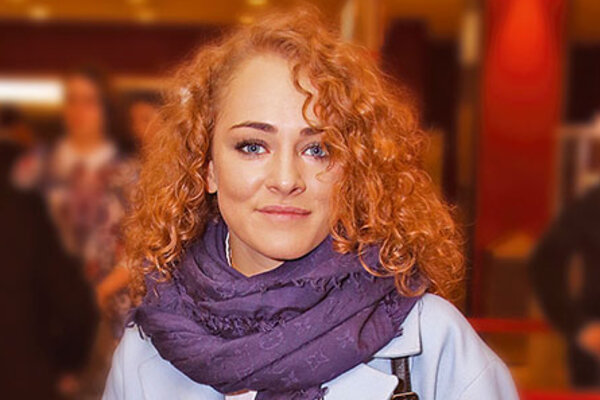 Аглая Тарасова поделилась хулиганским  снимком с мамой