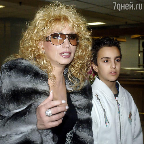 Ирина Аллегрова с внуком