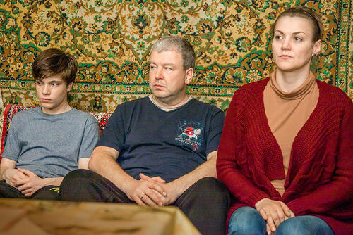 С Егором Клинаевым и Александром Робаком в сериале «Домашний арест». 2018 г.