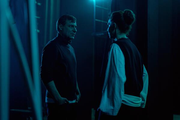 Цыганов, Любимов, Стеклова и сестры Кутеповы в мистическом сериале «Улей»: герои, сюжет и кадры