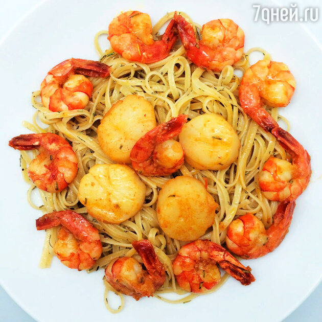 Паста с тигровыми креветками и морскими гребешками