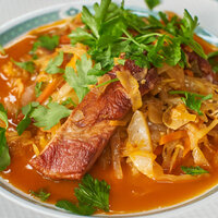 Солянка с копчеными ребрышками и грибами: рецепт от Александра Бельковича