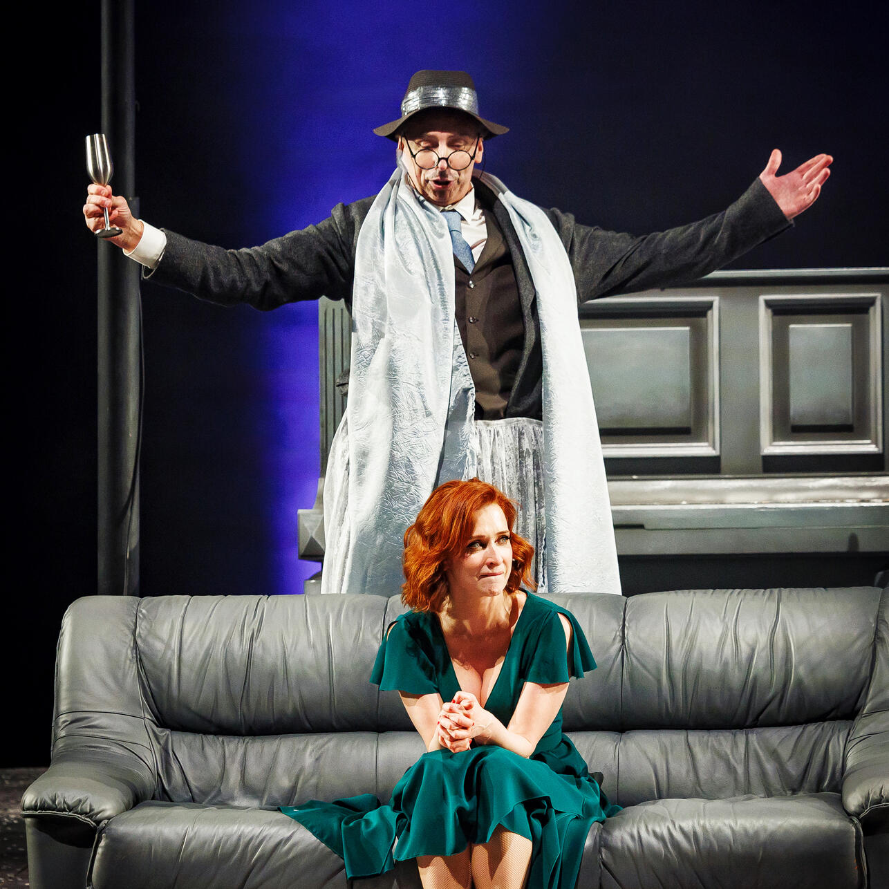 Сцена из спектакля "Одни во вселенной"