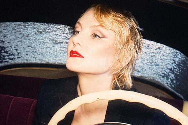 Смыла макияж: Рената Литвинова стала неузнаваемой в изоляции