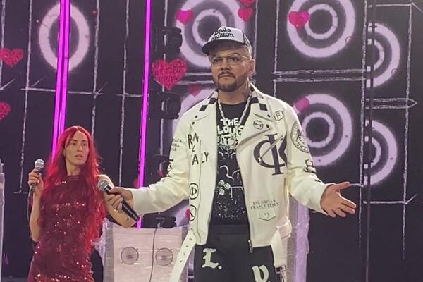 Киркоров появился на «Новой волне» с незажившей рукой — рана не помеха