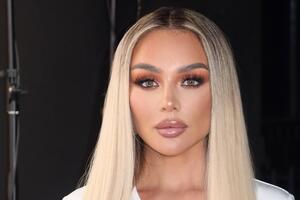 Нежные объятия и танцы: Анна Седокова вышла в свет с новым мужчиной Нежные объятия и танцы: Анна Седокова вышла в свет с новым мужчиной