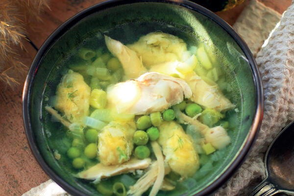 Куриный суп с горошком и сырными клецками: рецепт идеального блюда для обеда