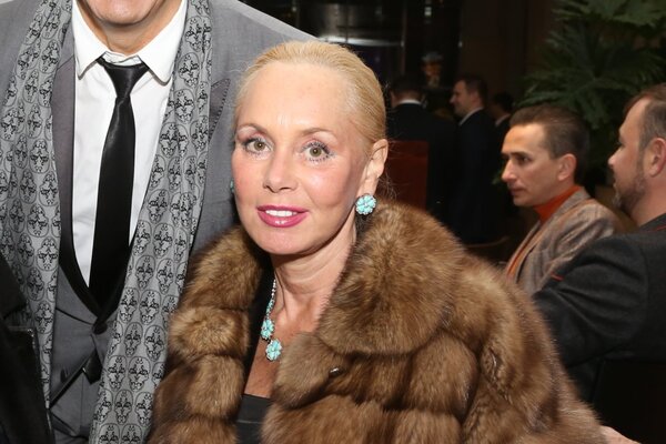 «Живого места не осталось»: хирург оценил результат пластики вдовы Кобзона