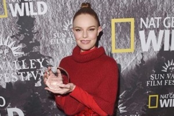 Образ дня: Кейт Босуорт в красном total look