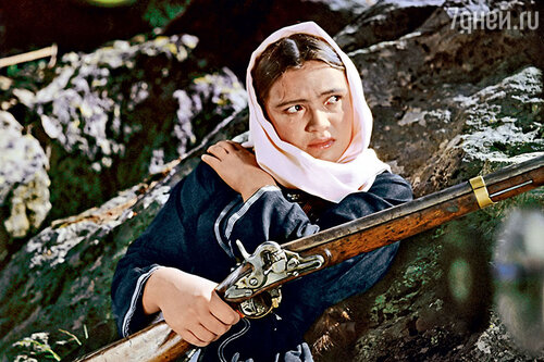 Инна Выходцева в роли Лины в фильме «Лавина с гор». 1958 г.