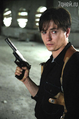 Сергей Безруков в роли Александра Белова. Телесериал «Бригада». 2002 год