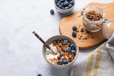 Гранола своими руками: полезный и хрустящий завтрак 