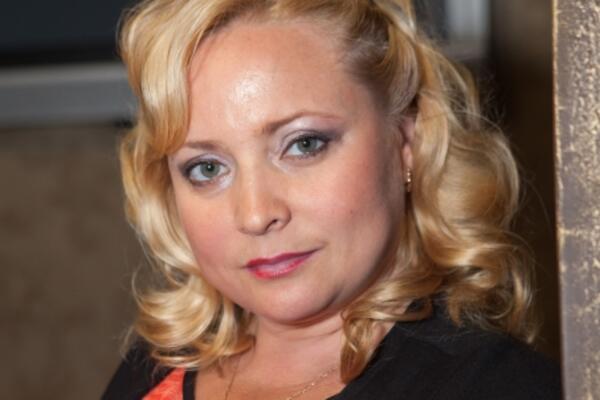 10 смешных КВН-роликов со Светланой Пермяковой