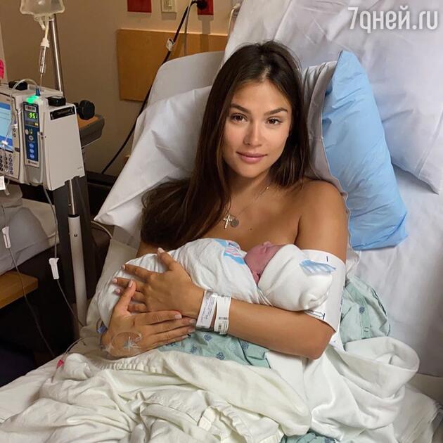 Анастасия Шубская с новорожденным сыном