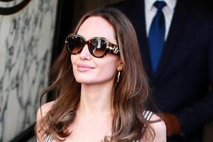 Крестная Анджелины Джоли впервые высказалась об их разводе 