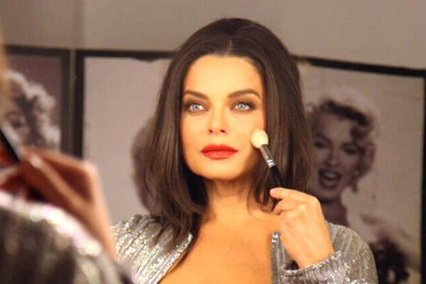 Наташа Королева без макияжа выглядит ровесницей сына — фото