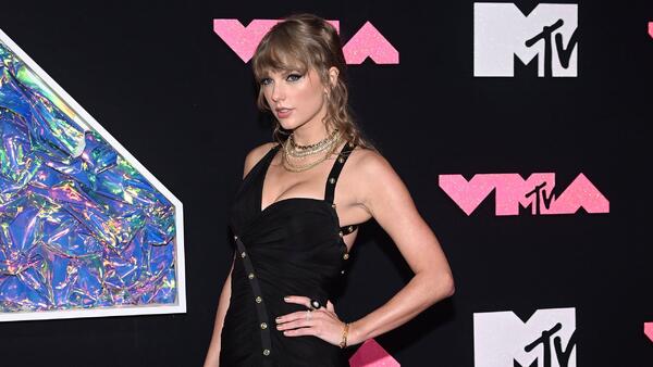 Вот это да: угадайте, что случилось c Тейлор Свифт на церемонии VMA?