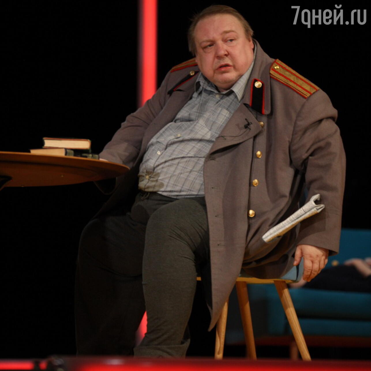 Александр Семчев в спектакле МХТ "Три сестры" 