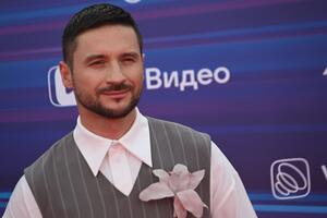 Лазарев шокировал интимными играми с блондинкой в шоу — променял Кудрявцеву на молодуху