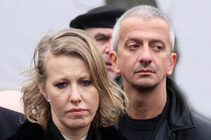 Собчак заговорила об уходе после бегства Богомолова из МХАТ