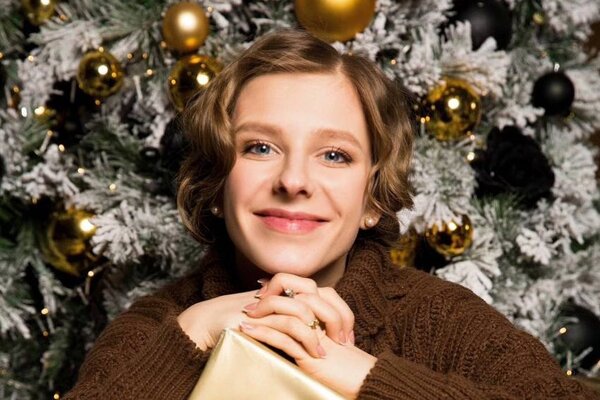 «Все подарки – тебе!» Арзамасова рассказала про новогодний сюрприз от Деда Мороза
