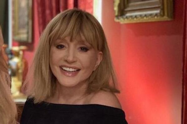 «Пора на подтяжку лица»: фото Пугачевой крупным планом огорчило фанатов