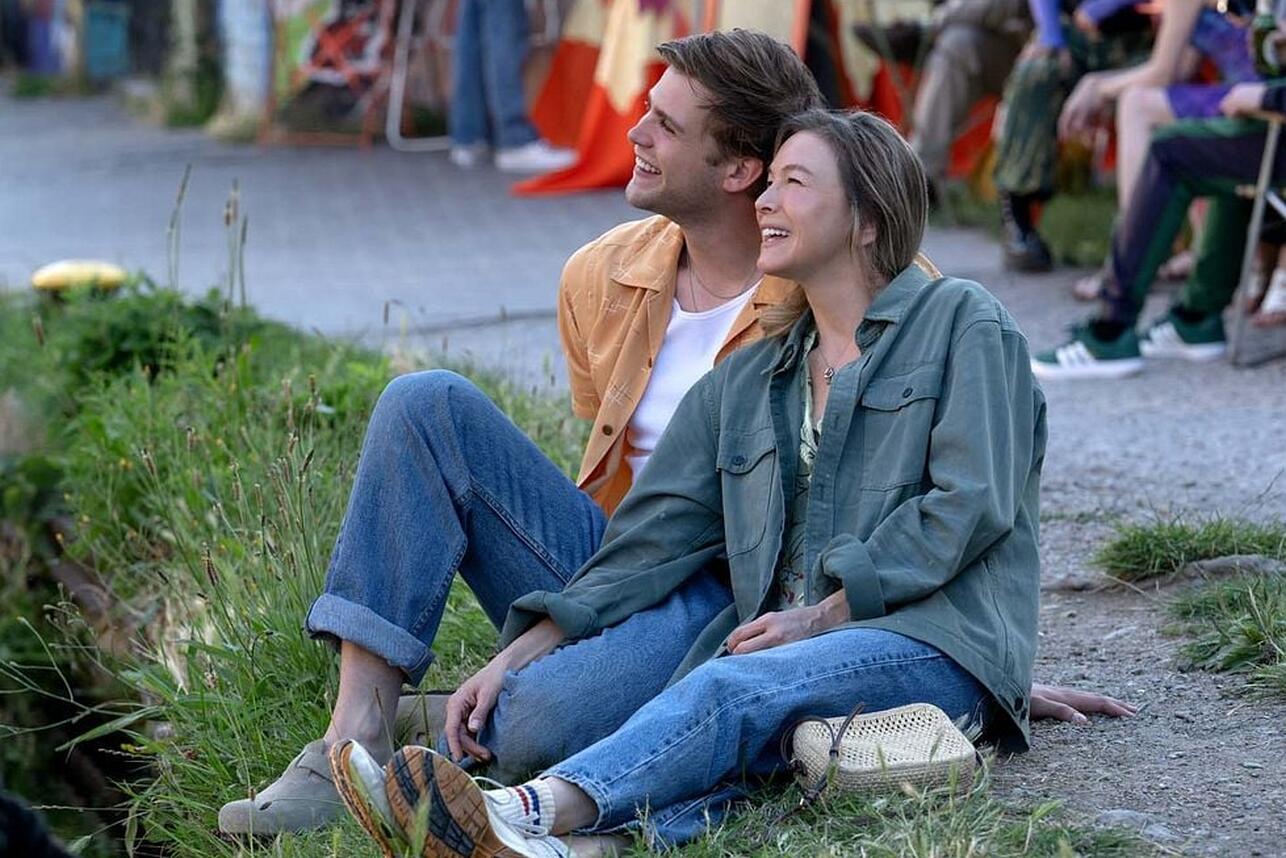 кадр из фильма «Бриджит Джонс: Без ума от мальчишки», 2025 фото