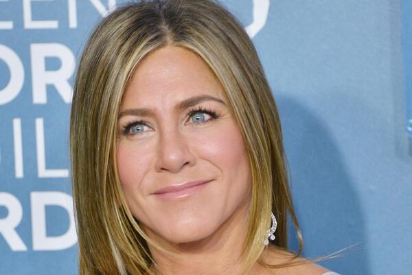 Дженнифер Энистон прокомментировала свои пластические операции 