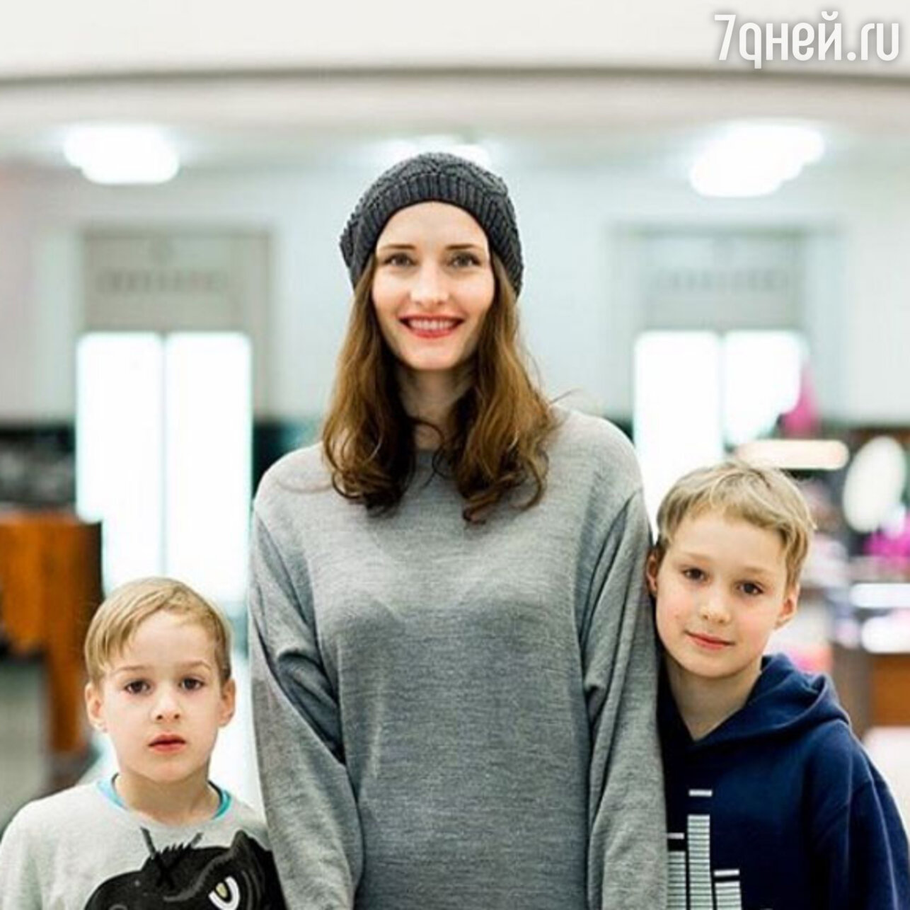 Анастасия Бегунова с сыновьями Иваном и Григорием