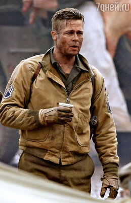 Брэд Питт на съемках нового фильма «Ярость». Великобритания, октябрь 2013 год  
