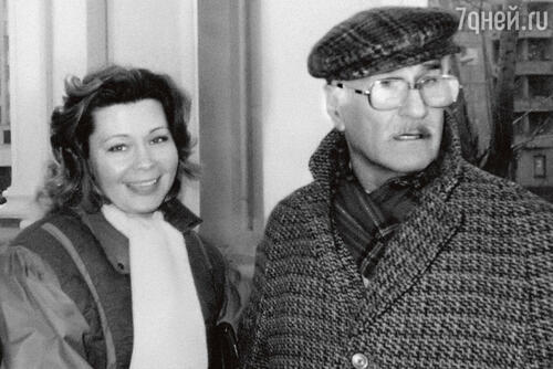 «У нас постоянно были совместные спектакли, концерты, гастроли. Он всегда любил покровительствовать молодым привлекательным актрисам. И надо мной сразу взял шефство. Наша дружба с Владимиром Михайловичем длилась до самой его смерти...» Ольга Богданова и Владимир Зельдин, 80-е годы