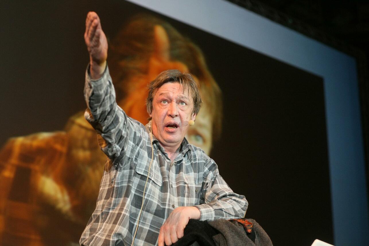 86 РњРёС…Р°РёР»Р° Р•С„СЂРµРјРѕРІР° РІР·СЏР»Рё РїРѕРґ РѕС…СЂР°РЅСѓ РЅР°РєР°РЅСѓРЅРµ РµРіРѕ РІРѕР·РІСЂР°С‰РµРЅРёСЏ РЅР° СЃС†РµРЅСѓ