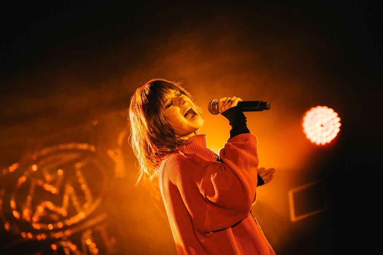 Экстрим-вокал, новые треки и дуэты: Юлия Савичева выступит в столичном клубе