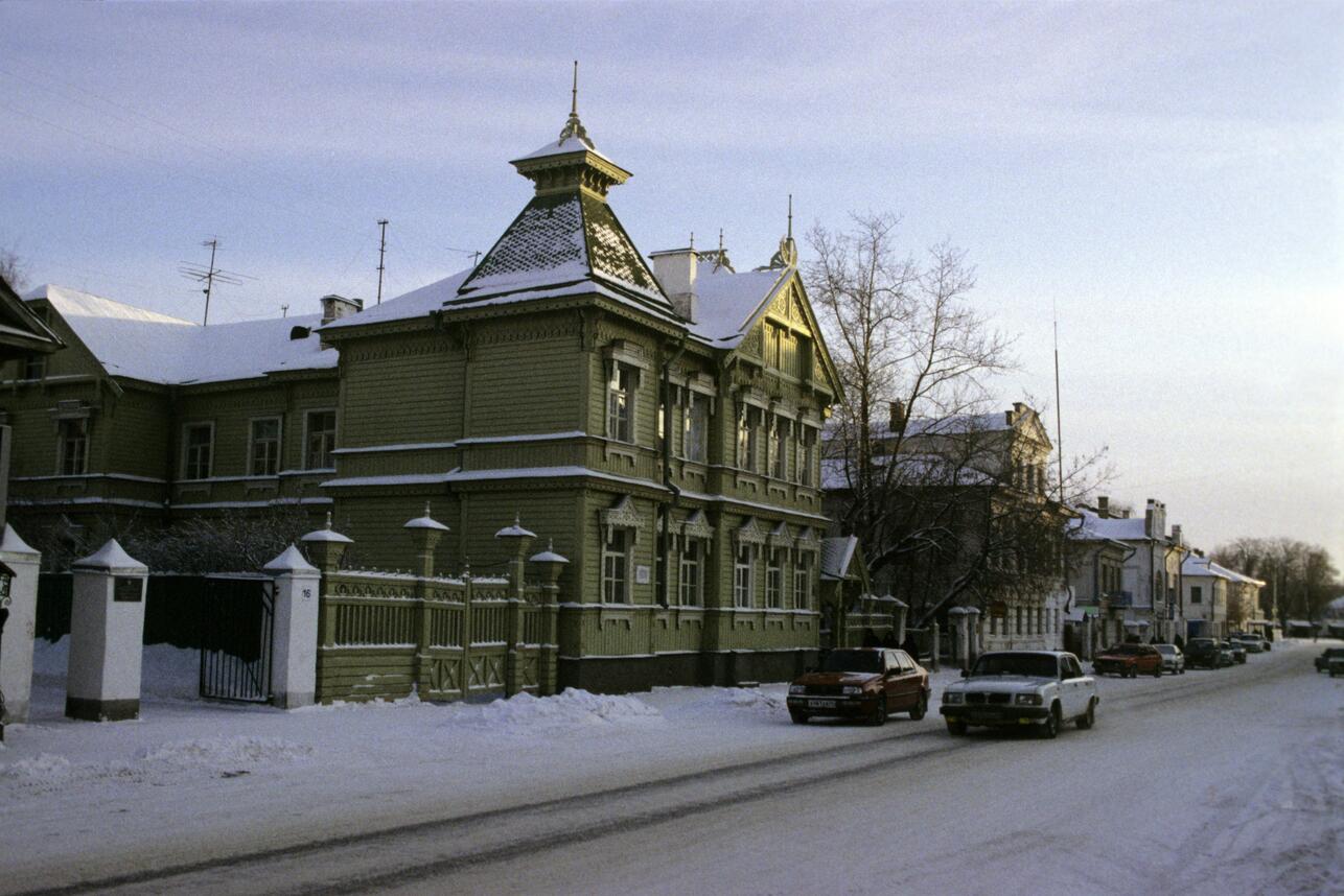 Авито Путешествия, народные промыслы России, ремесленные мастер-классы, куда поехать в России, Жостовская роспись, Гусь-Хрустальный, Хохломская роспись, Великий Устюг, Семикаракорская керамика, Оренбургский пуховый платок, кузнечное мастерство, интерактивные путешествия