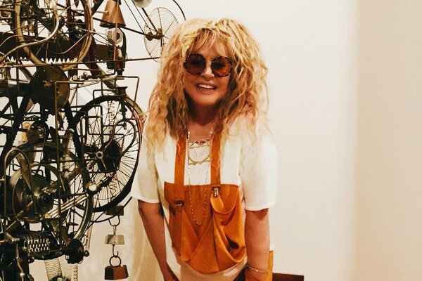 Миллионы долларов: выяснилось, кто и за сколько хотел купить замок Пугачевой