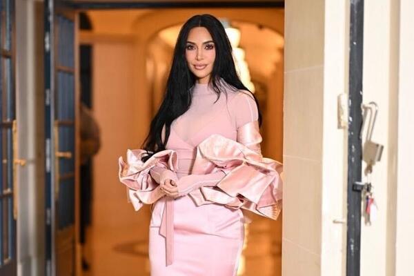 Ким Кардашьян поделилась впечатлениями от романтических каникул с бойфрендом