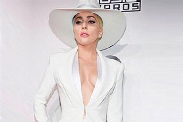 Образ дня: Леди Гага в Brandon Maxwell