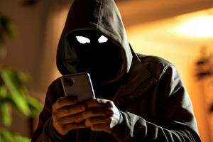 Дал позвонить незнакомцу и лишился денег: как не стать жертвой мошенников и не отказывать в помощи