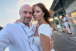 Встала в позу: Диброва закинула ногу на Товстика во время откровенной фотосессии