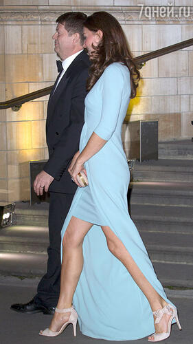 Кейт Миддлтон. Платье Jenny Packham, туфли L.K.Bennett