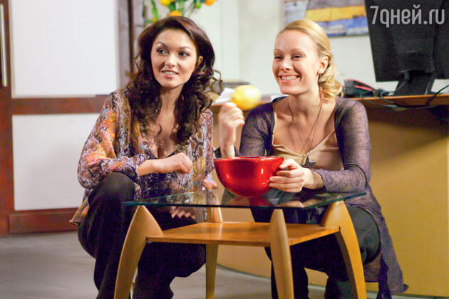 Актрисы сдружились на съемках сериала «Не родись красивой», 2005 г.