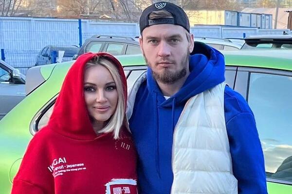 Обвиненный в алкоголизме муж Кудрявцевой явился в одних трусах — пошел вразнос без жены