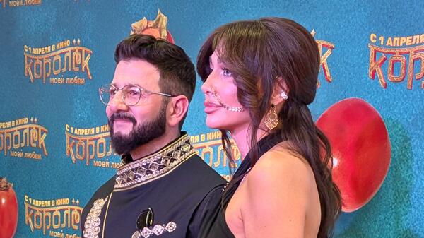 Звезда Болливуда с кольцом в носу: Михаил Галустян вывел в свет новую возлюбленную