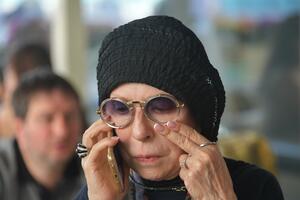 Ждет вердикта врачей: Инна Чурикова попала в больницу