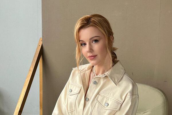 «Не могу поверить!» Караулова с мужем показали своего годовалого сына