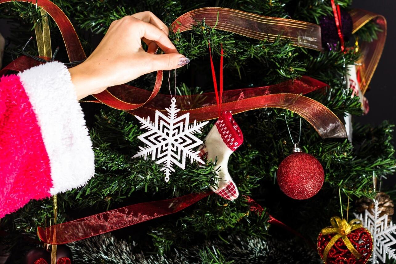 Новогодние игрушки на елку своими руками: 10 простых идей