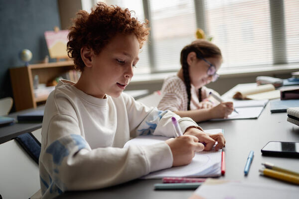 Почему дети обмениваются игрушками и личными вещами?