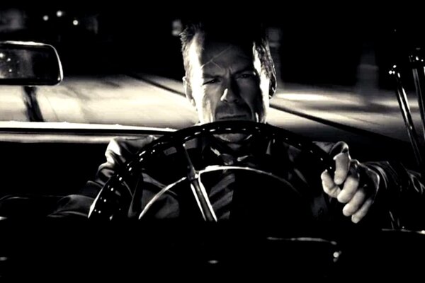 Femme fatale    :      ߻ 