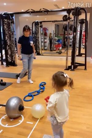 Мама и младшая дочь Эмина Агаларова - фото Мама и младшая дочь Эмина Агаларова - фото