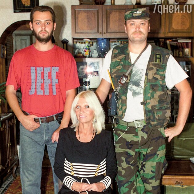 Светлана Светличная с сыновьями Светлана Светличная с сыновьями